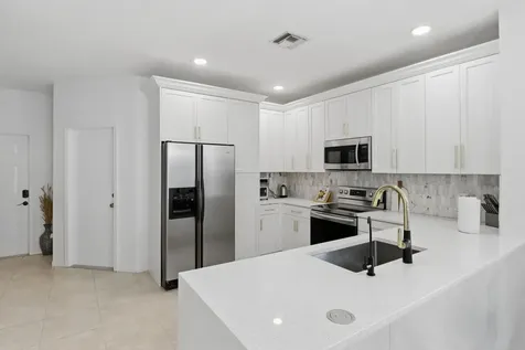9069 Tremezzo Lane Boynton Beach FL 33472