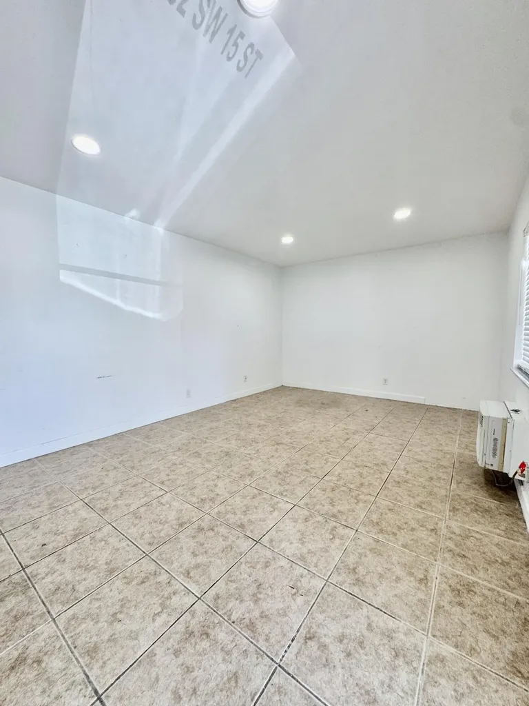 692 SW 15th Street Pompano Beach FL 33060