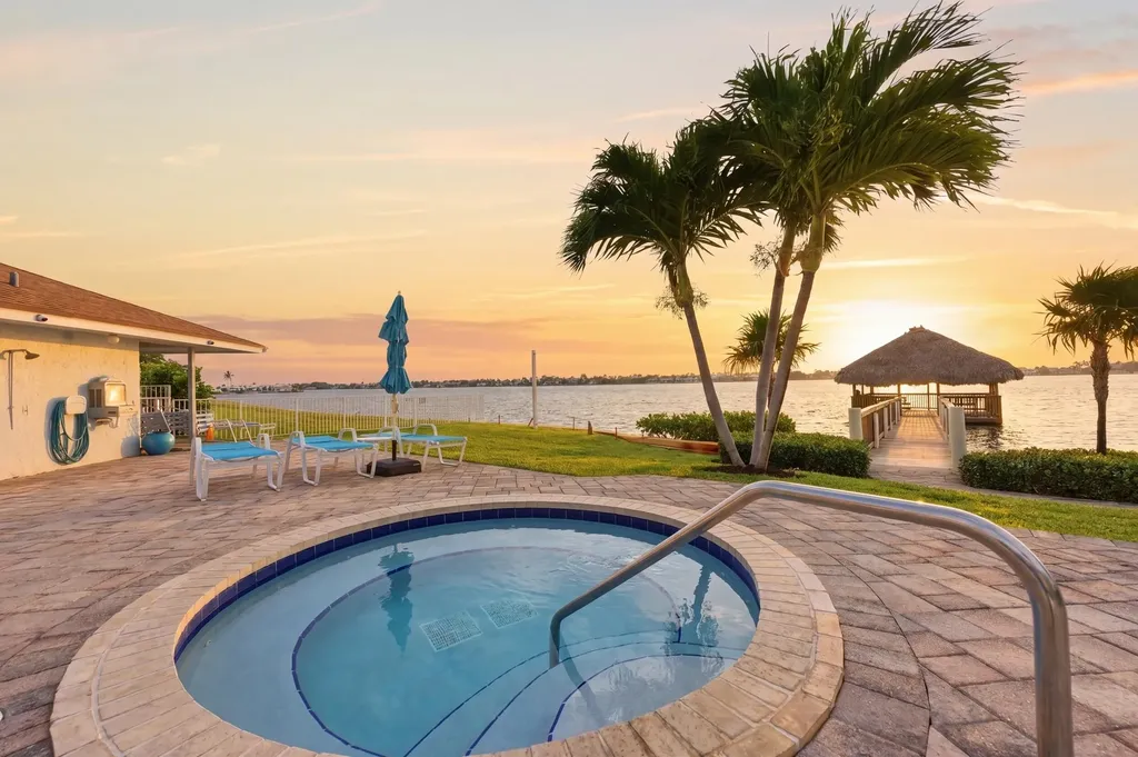 47 N Lakeshore Drive Hypoluxo FL 33462