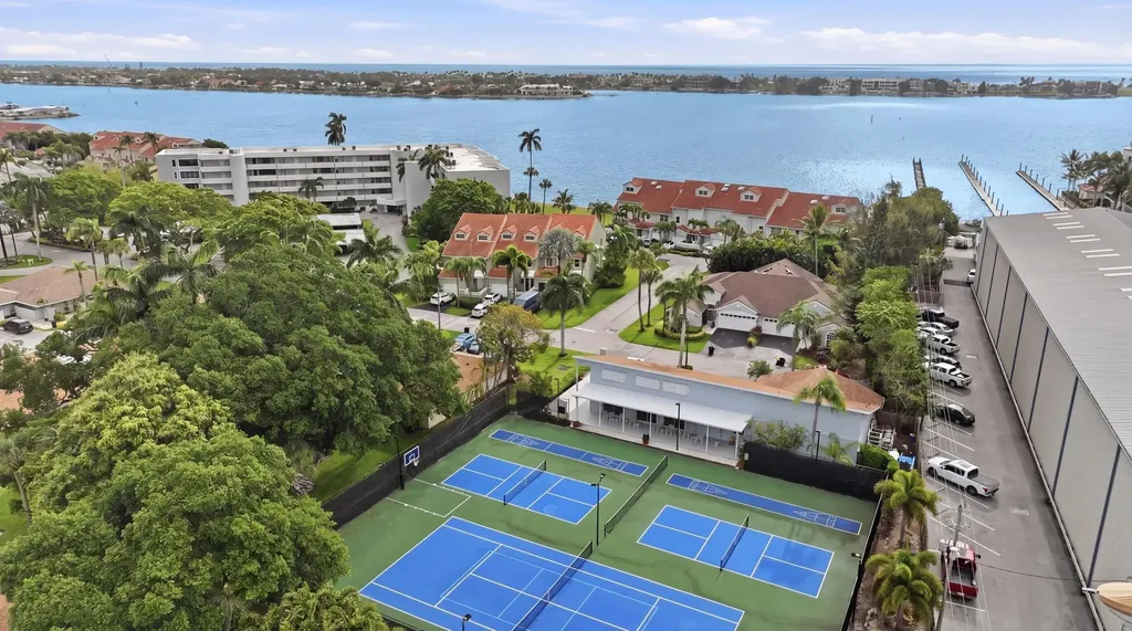 47 N Lakeshore Drive Hypoluxo FL 33462