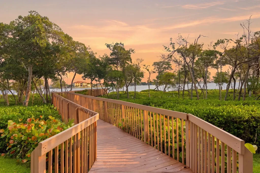 47 N Lakeshore Drive Hypoluxo FL 33462