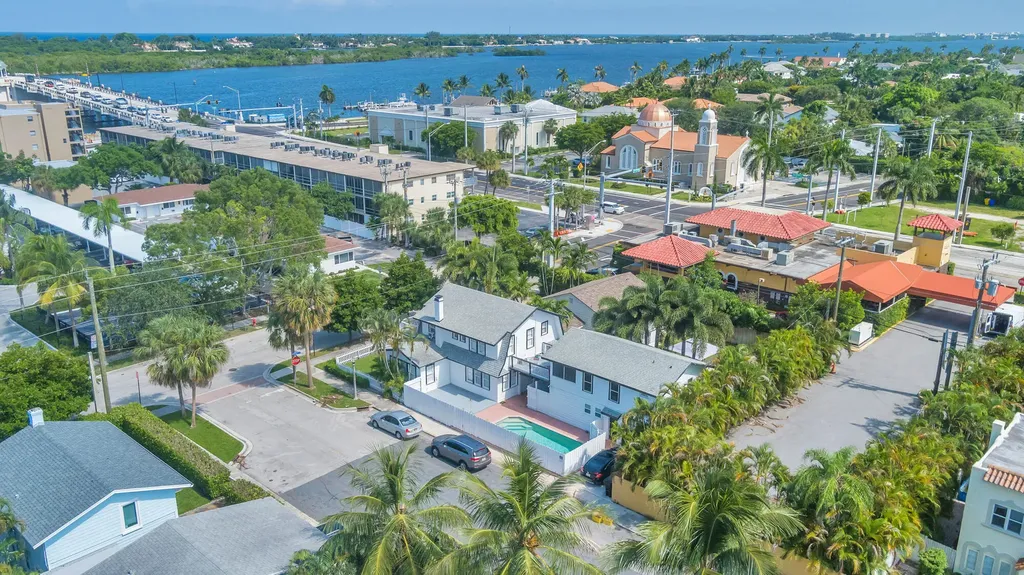 204 Conniston Road West Palm Beach FL 33405