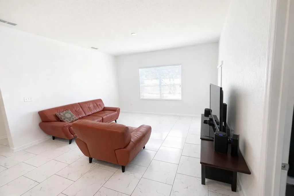 1003 Mystery Circle Davenport FL 33837