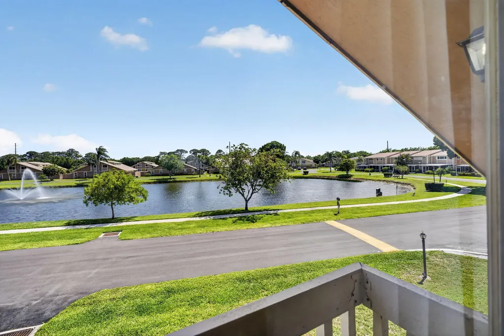 102 Maplecrest Circle Jupiter FL 33458