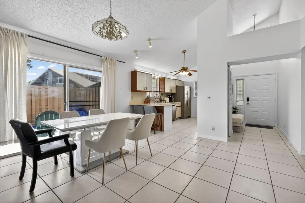 102 Maplecrest Circle Jupiter FL 33458
