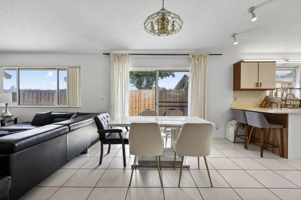 102 Maplecrest Circle Jupiter FL 33458