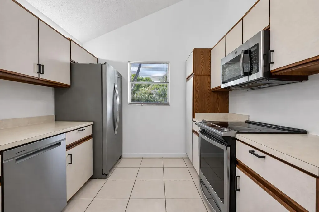 102 Maplecrest Circle Jupiter FL 33458