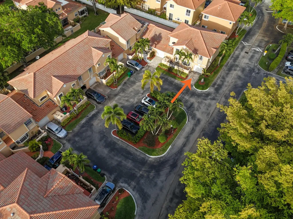 11303 Lakeview Drive Coral Springs FL 33071
