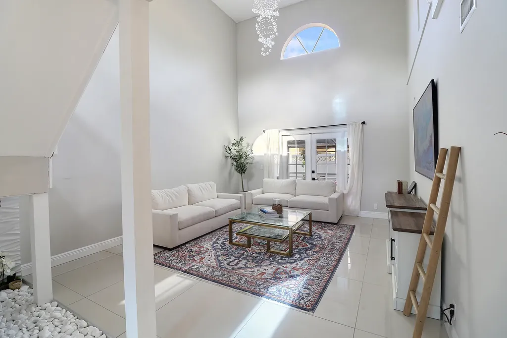 11303 Lakeview Drive Coral Springs FL 33071