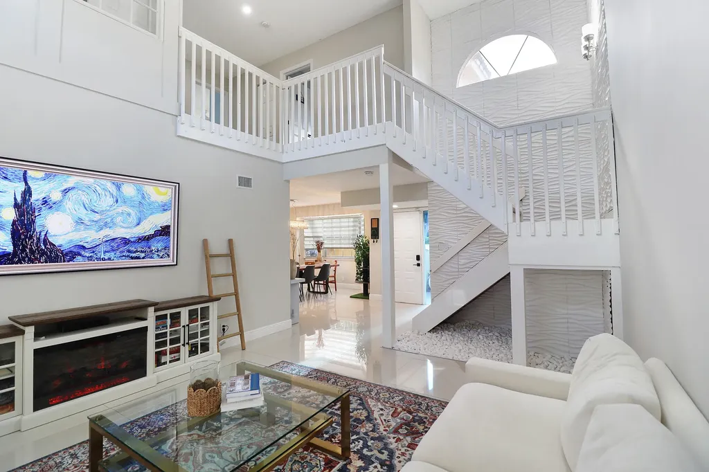 11303 Lakeview Drive Coral Springs FL 33071