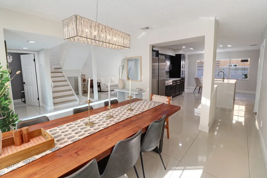 11303 Lakeview Drive Coral Springs FL 33071