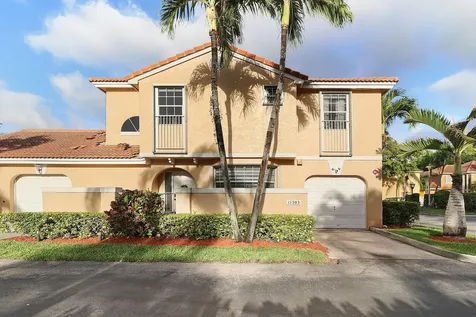 11303 Lakeview Drive Coral Springs FL 33071