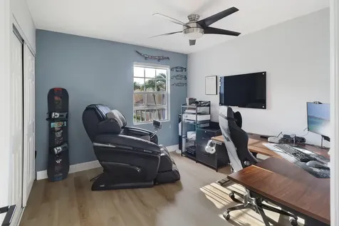 11303 Lakeview Drive Coral Springs FL 33071