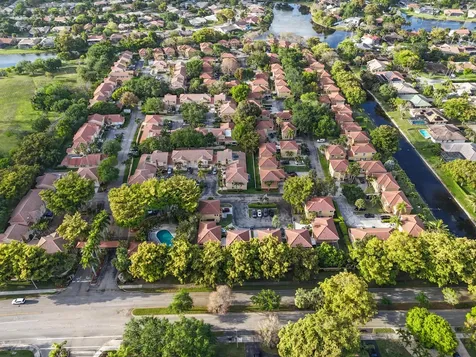 11303 Lakeview Drive Coral Springs FL 33071