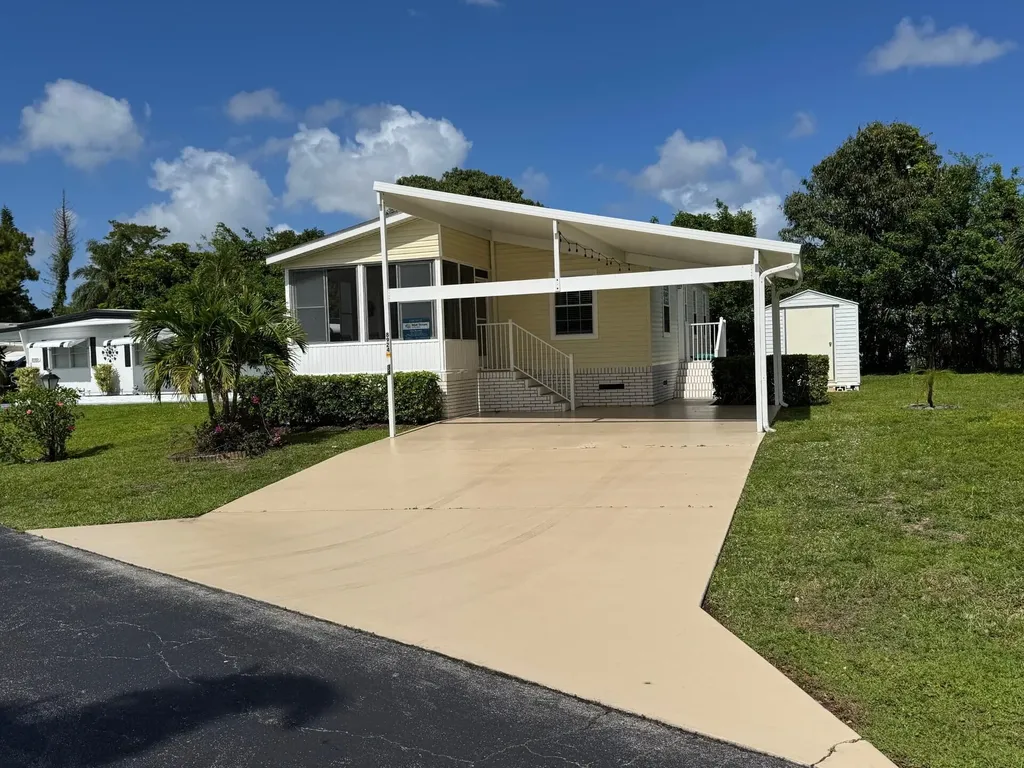 8924 Princess Donna Court E Boynton Beach FL 33436
