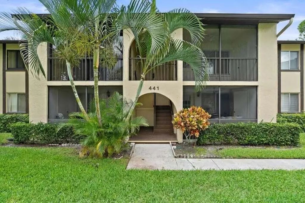 441 Pine Glen Lane Greenacres FL 33463