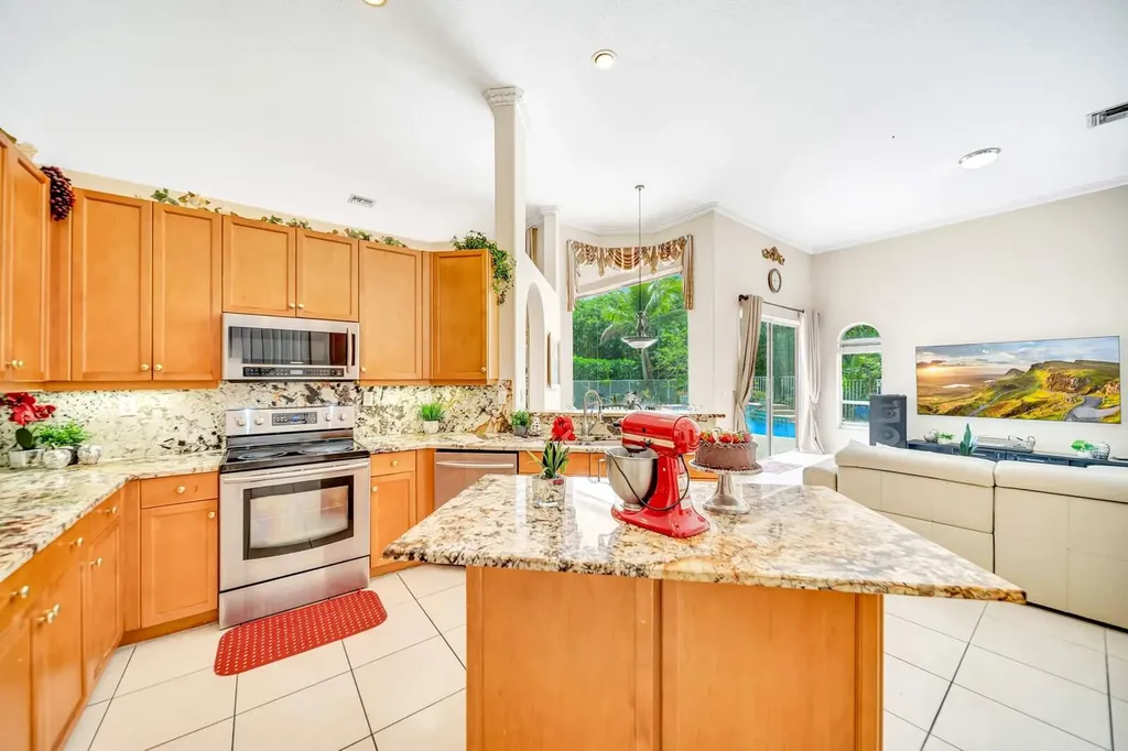 6169 NW 53rd Circle Coral Springs FL 33067