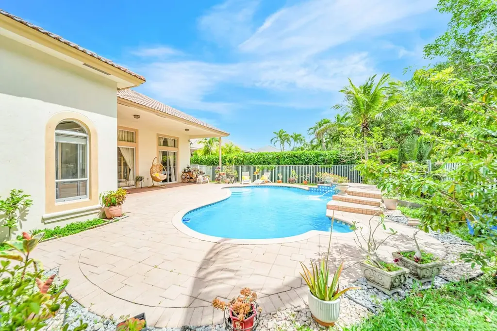 6169 NW 53rd Circle Coral Springs FL 33067