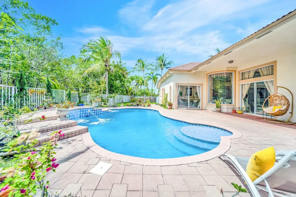 6169 NW 53rd Circle Coral Springs FL 33067