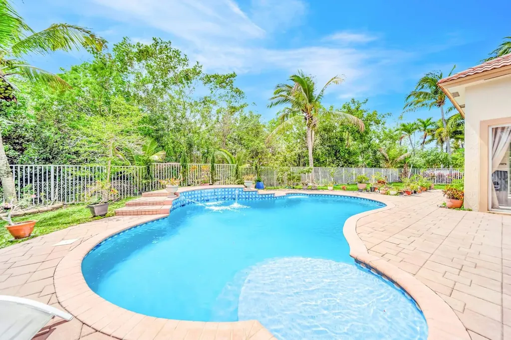 6169 NW 53rd Circle Coral Springs FL 33067