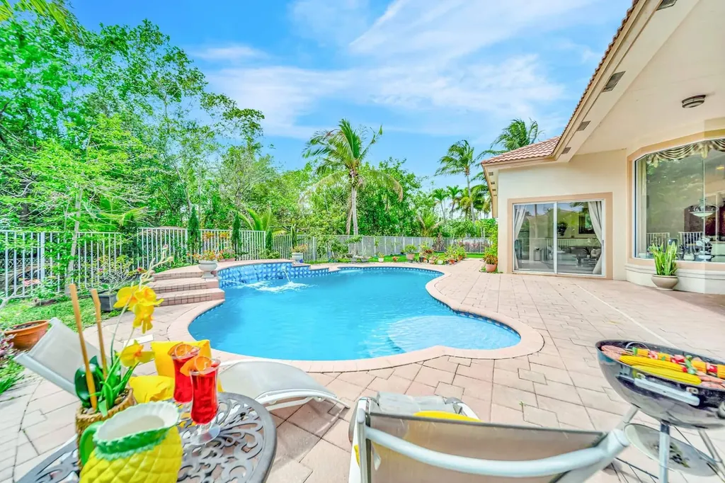 6169 NW 53rd Circle Coral Springs FL 33067