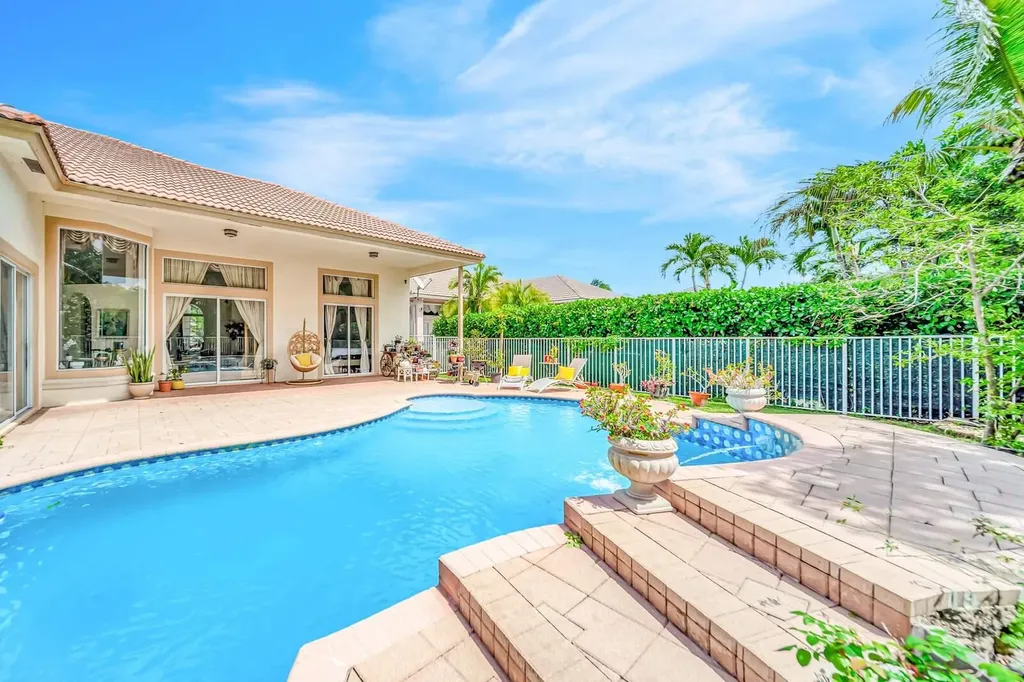 6169 NW 53rd Circle Coral Springs FL 33067