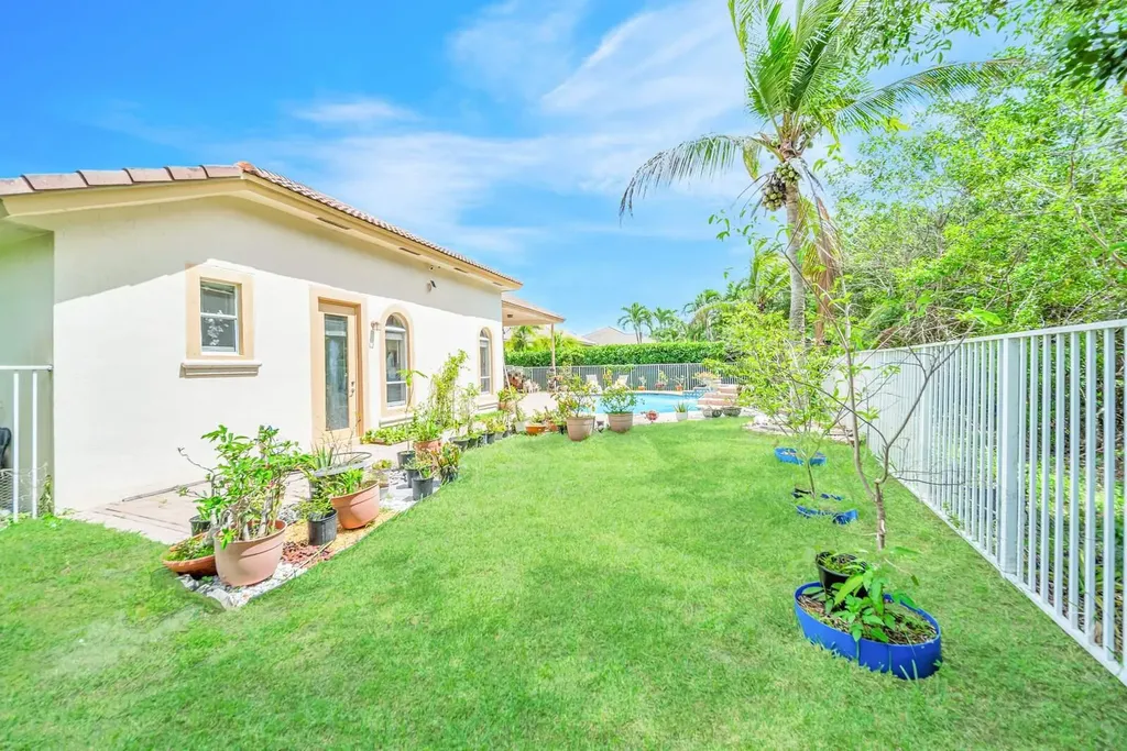 6169 NW 53rd Circle Coral Springs FL 33067