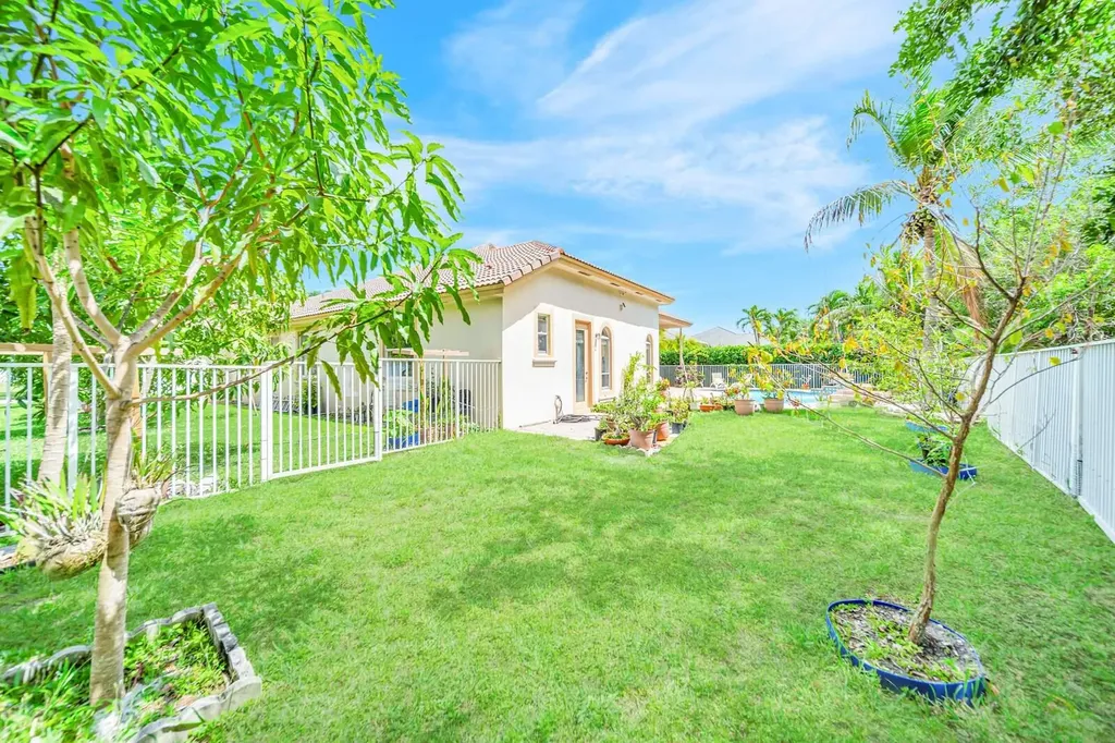 6169 NW 53rd Circle Coral Springs FL 33067