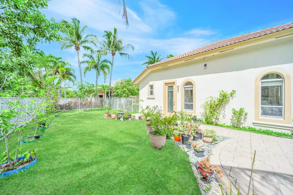 6169 NW 53rd Circle Coral Springs FL 33067