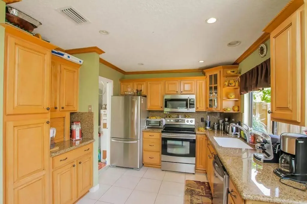 9709 Sunny Isle Circle Boca Raton FL 33428