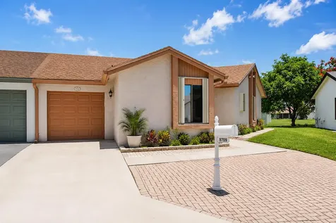 9709 Sunny Isle Circle Boca Raton FL 33428