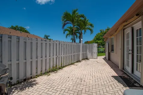 9709 Sunny Isle Circle Boca Raton FL 33428