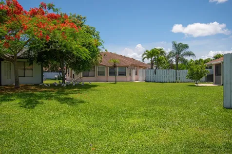 9709 Sunny Isle Circle Boca Raton FL 33428