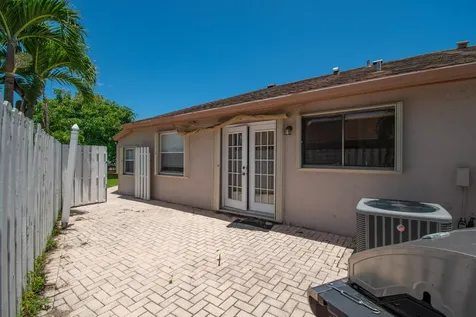 9709 Sunny Isle Circle Boca Raton FL 33428