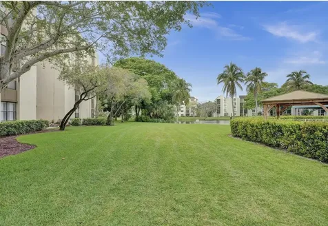 955 Egret Circle Delray Beach FL 33444