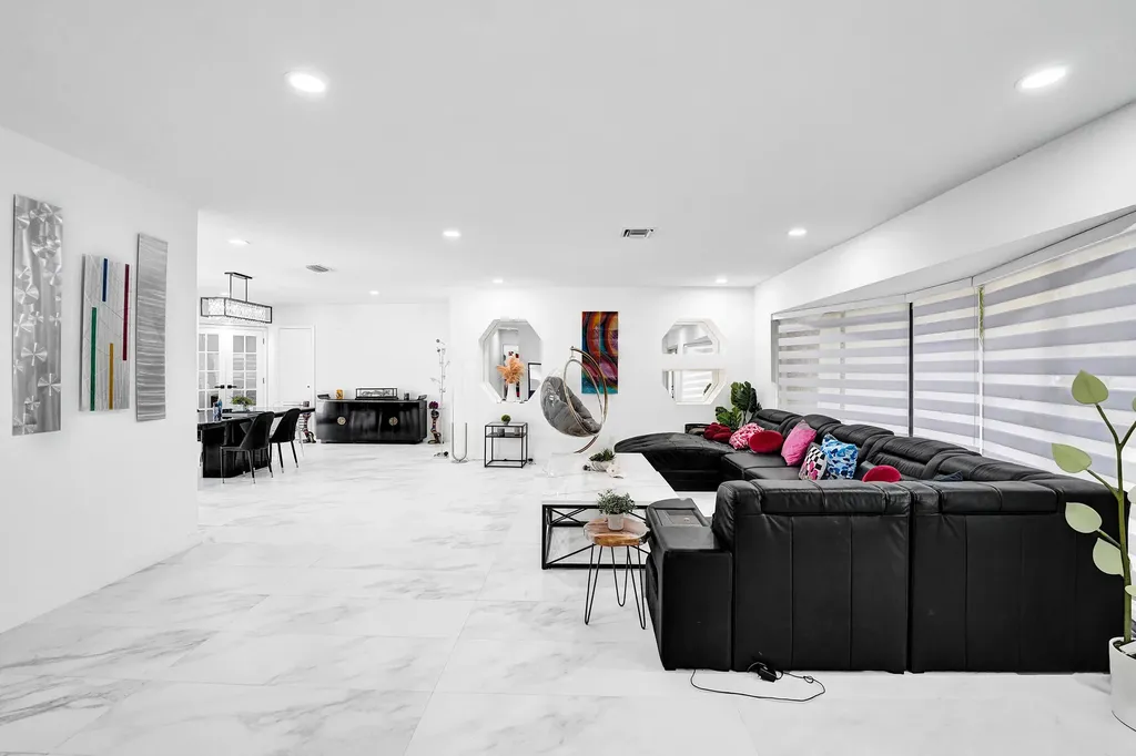 3681 N 54th Avenue Hollywood FL 33021