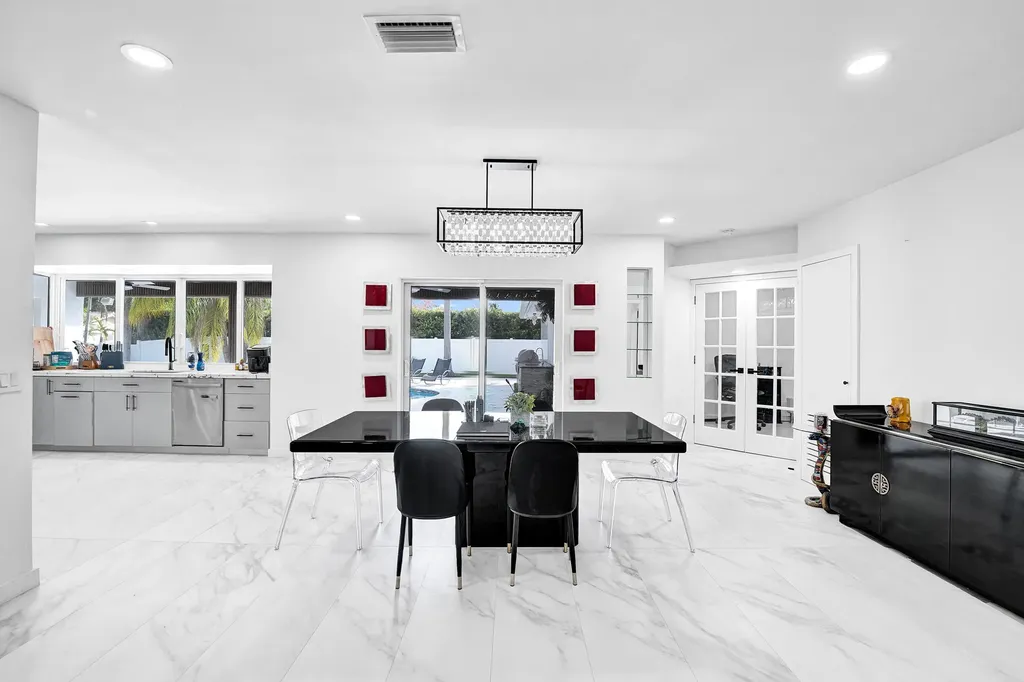 3681 N 54th Avenue Hollywood FL 33021
