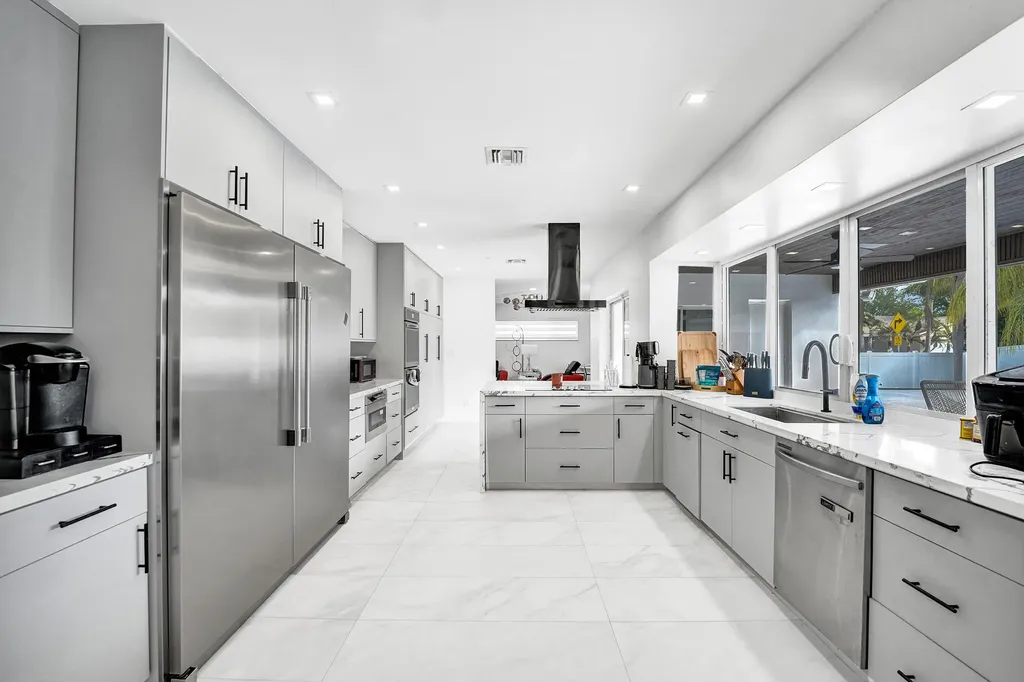 3681 N 54th Avenue Hollywood FL 33021