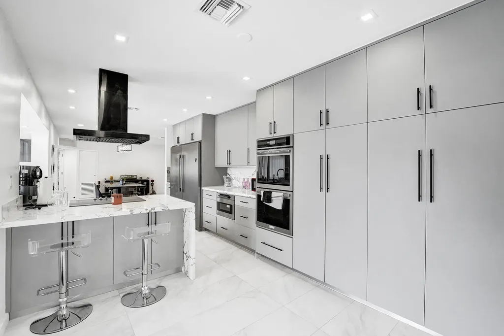 3681 N 54th Avenue Hollywood FL 33021