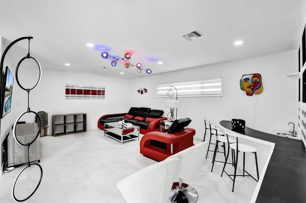 3681 N 54th Avenue Hollywood FL 33021