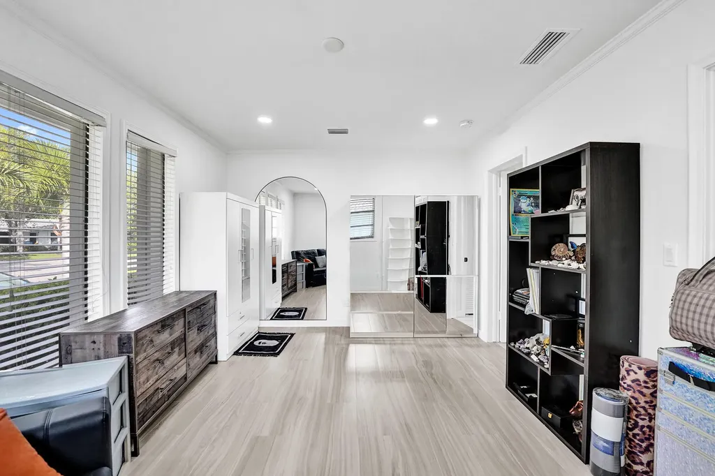 3681 N 54th Avenue Hollywood FL 33021