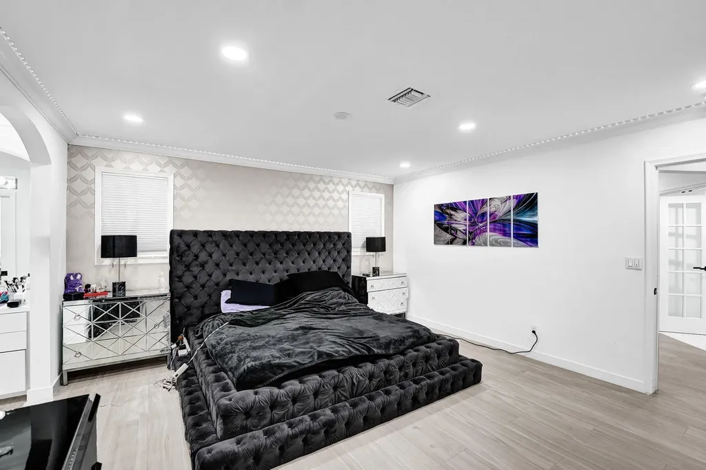 3681 N 54th Avenue Hollywood FL 33021