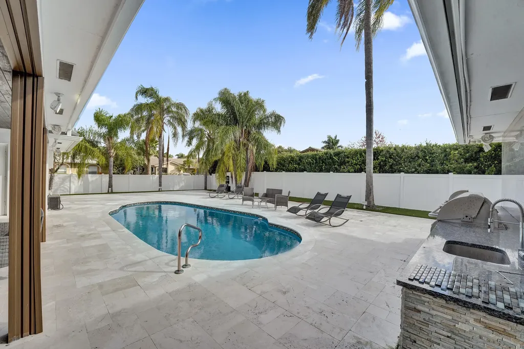3681 N 54th Avenue Hollywood FL 33021