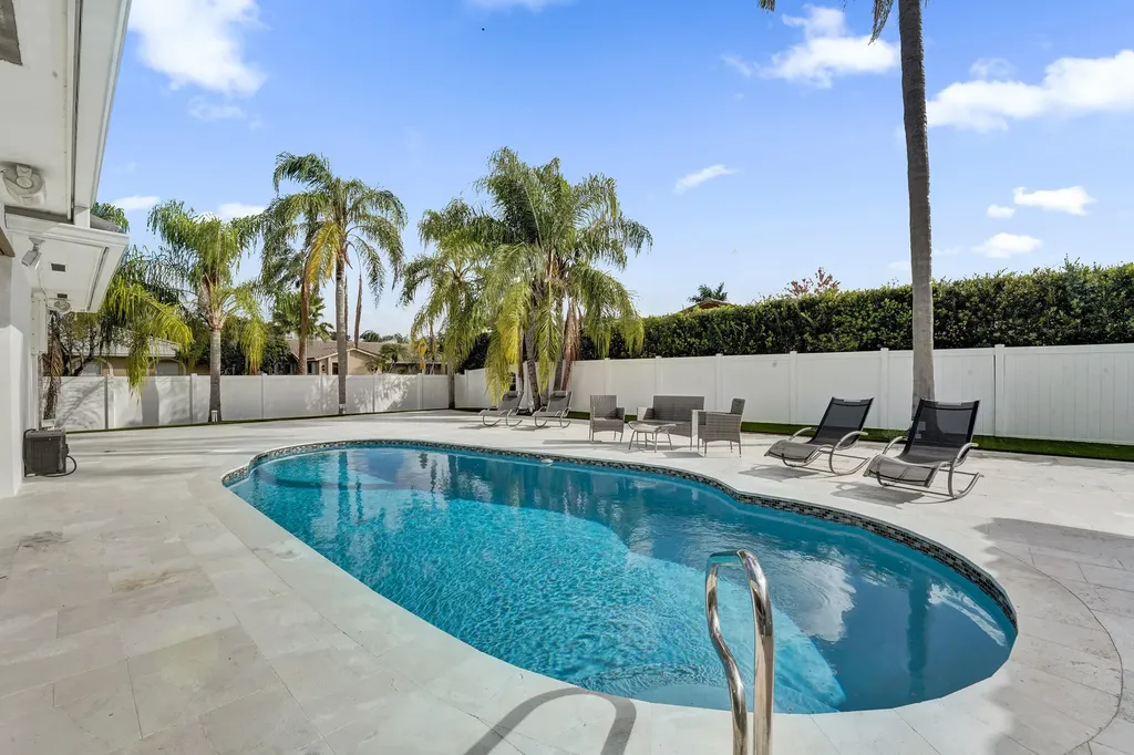 3681 N 54th Avenue Hollywood FL 33021