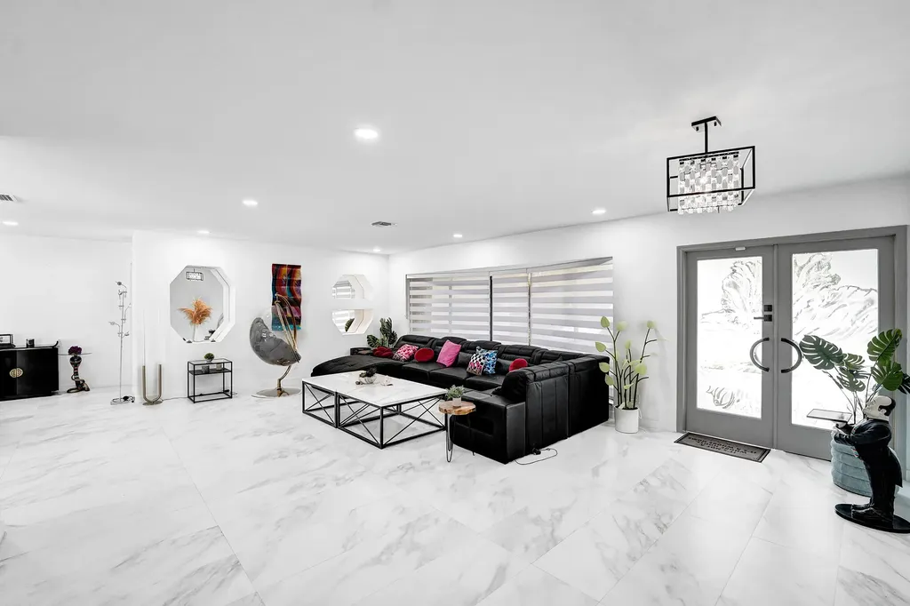 3681 N 54th Avenue Hollywood FL 33021