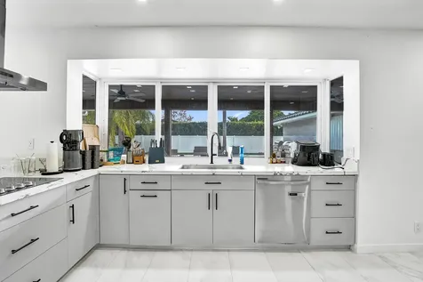3681 N 54th Avenue Hollywood FL 33021