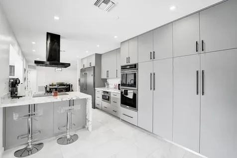 3681 N 54th Avenue Hollywood FL 33021