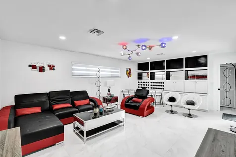 3681 N 54th Avenue Hollywood FL 33021