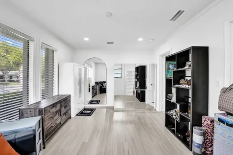 3681 N 54th Avenue Hollywood FL 33021