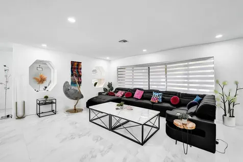 3681 N 54th Avenue Hollywood FL 33021